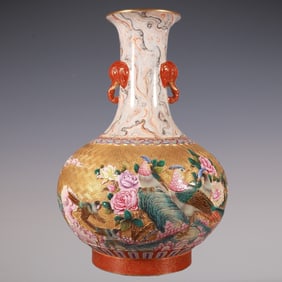 An Exquisite Enamel Flower and Bird Pattern Double-Ears Vase