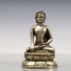 A Exquisite Silver Statue of Sakyamuni