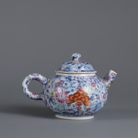 An Exquisite Doucai Flower Pattern Teapot