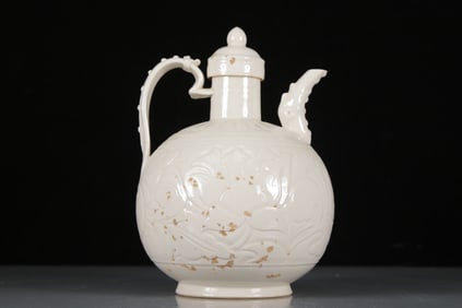 A Exquisite Ding yao Flower Pattern Ewer
