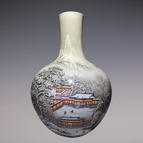 An Exquisite Ink Color Snowscape with poem Vase