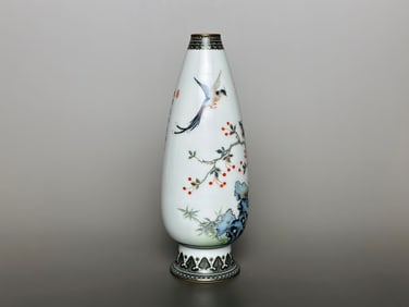 An Exquisite Ink Color Painted Gold Flower and Bird Pattern with poem Vase