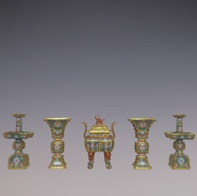 A Set of Fine Enamel Green Ground Painted Gold Lotus Pattern Censer Candlestick