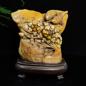 An Exquisite Shoushan Stone Flower and Bird Pattern Seal