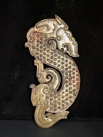 An Exquisite White Jade Dragon Pattern Ornament