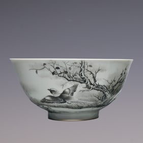 An Exquisite Ink Color Flower and Bird Pattern with poem Bowl
