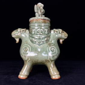 An Exquisite Long quan yao Beast-Face Pattern Censer