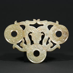 An Exquisite White Jade Dragon Pattern Ornament