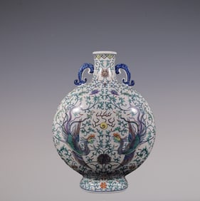 An Exquisite Doucai Blue and White Lotus Pattern Phoenix Pattern Double-Ears Vase