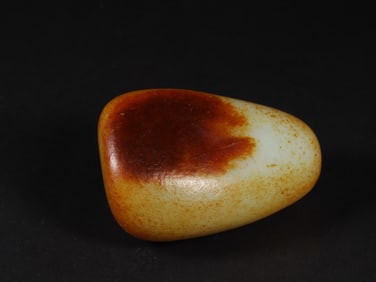 An Exquisite White Jade Ornament