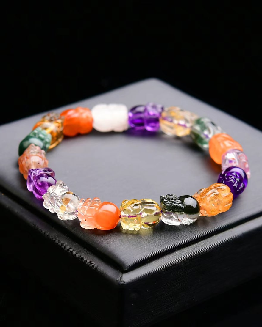 An Exquisite Crystal Wealth-Attracting Creature Bracelets: Estimated Value:3000-6000 An Exquisite Crystal Wealth-Attracting Creature Bracelets,Size:0.4inx0.3inx0.3in, Weight:22.2 g 水晶貔貅手串