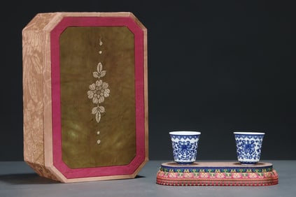 An Exquisite Blue and White Lotus Pattern Cup