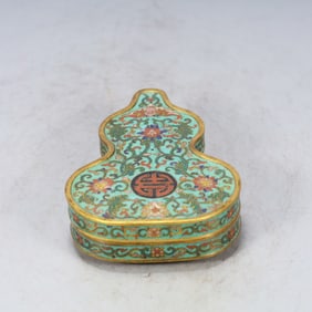A Exquisite Cloisonne Lotus Pattern Bats and Peach Pattern Gourd-Shaped Box
