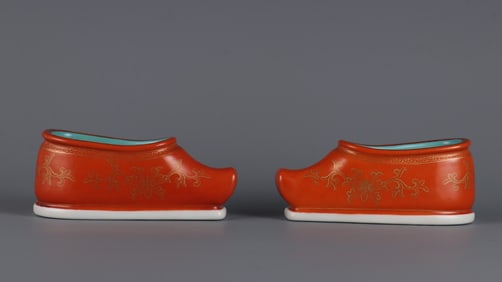 An Exquisite Famille-Rose Iron-Red Painted Gold Character and Story Pattern Brush Washer