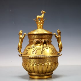 A Exquisite Gilt Bronze Lotus Pattern Double-Ears Jar