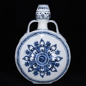 An Exquisite Blue and White Flower Pattern Lotus Pattern Double-Ears Vase