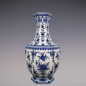 An Exquisite Blue and White Flower and Fruit Pattern Vase