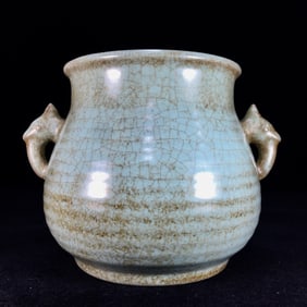 An Exquisite Ru yao Double-Ears Jar