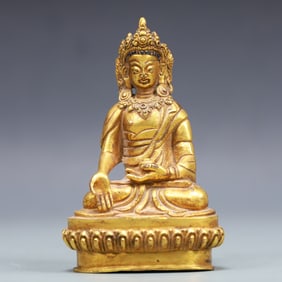 A Exquisite Gilt Bronze Statue of Amitayus