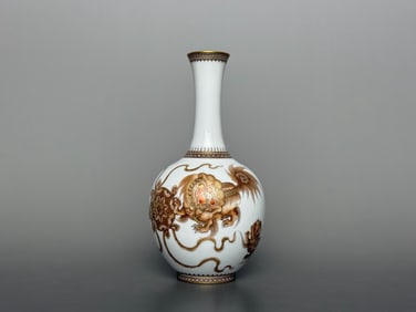 An Exquisite Ink Color Painted Gold Auspicious Beast Pattern Vase