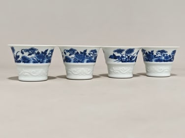 A Set of Fine Blue and White Flower Pattern Cup
