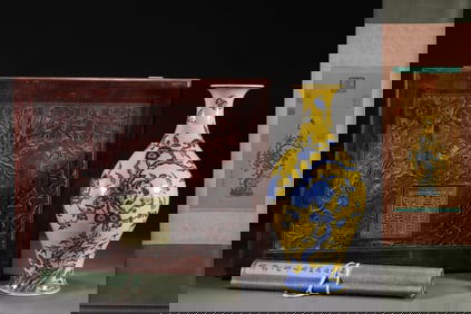 An Exquisite Blue and White Yellow Glazed Bats and Peach Pattern Vase