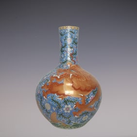 An Exquisite Famille-Rose Lotus Pattern Dragon Pattern Seawater Pattern Vase