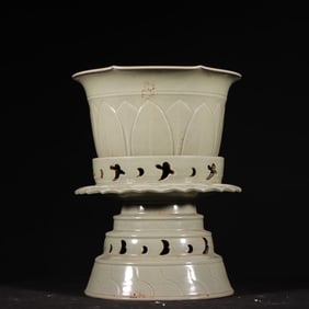 An Exquisite Celadon Censer
