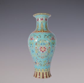 An Exquisite Enamel Green Ground Painted Gold Lotus Pattern Vase
