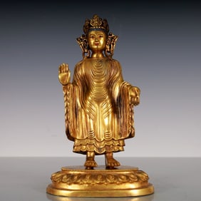 An Exquisite Gilt Bronze Statue of Bodhisattva