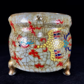 An Exquisite Guan yao Painted Color Dragon and Phoenix Pattern Tripod Censer