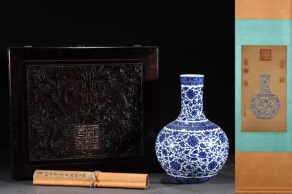 An Exquisite Blue and White Lotus Pattern Vase