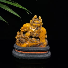 An Exquisite Shoushan Stone Elephant Seal Ornament