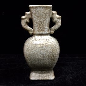 An Exquisite Guan yao Double-Ears Vase