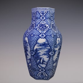 An Exquisite Blue and White Bats and Peach Pattern Landscape and Figure Pattern Seawater Pattern