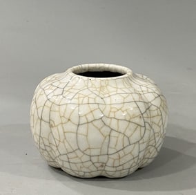 An Exquisite Ge yao Water Pot