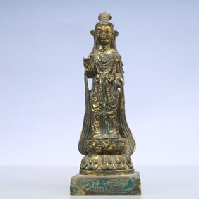 A Exquisite Gilt Bronze Statue of Avalokitesvara
