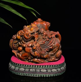 An Exquisite Shoushan Stone Auspicious Beast Seal Ornament