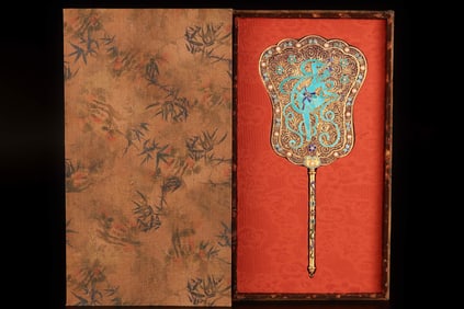 An Exquisite Gilt Bronze Inlaid Gems Figure Pattern Fan