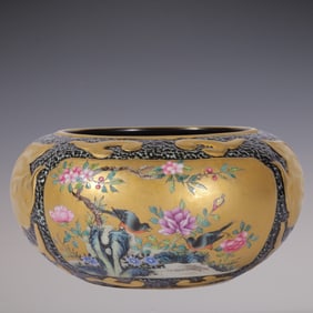 An Exquisite Enamel Flower and Bird Pattern Brush Washer