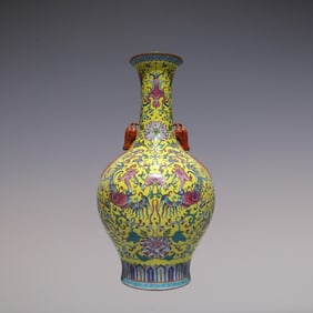 An Exquisite Famille-Rose Lotus Pattern Phoenix Pattern Double-Ears Vase