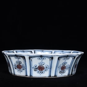 An Exquisite Blue and White Underglaze-Red Flower Pattern Brush Washer