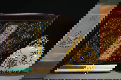 An Exquisite Yellow Ground Yellow Ground Blue and White Flower and Bird Pattern Double-Ears