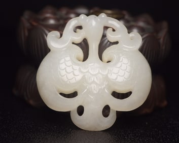An Exquisite White Jade Fu Pattern Pendant
