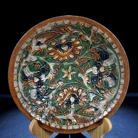 A Rare Tang Tri-Color Glazed Pottery Flower Pattern Bowl