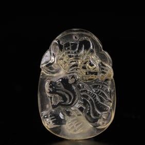 An Exquisite Crystal Tiger Pattern Ornamen