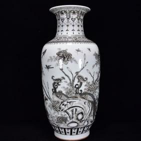 A Huge Ink Color Flower and Bird Pattern Vase