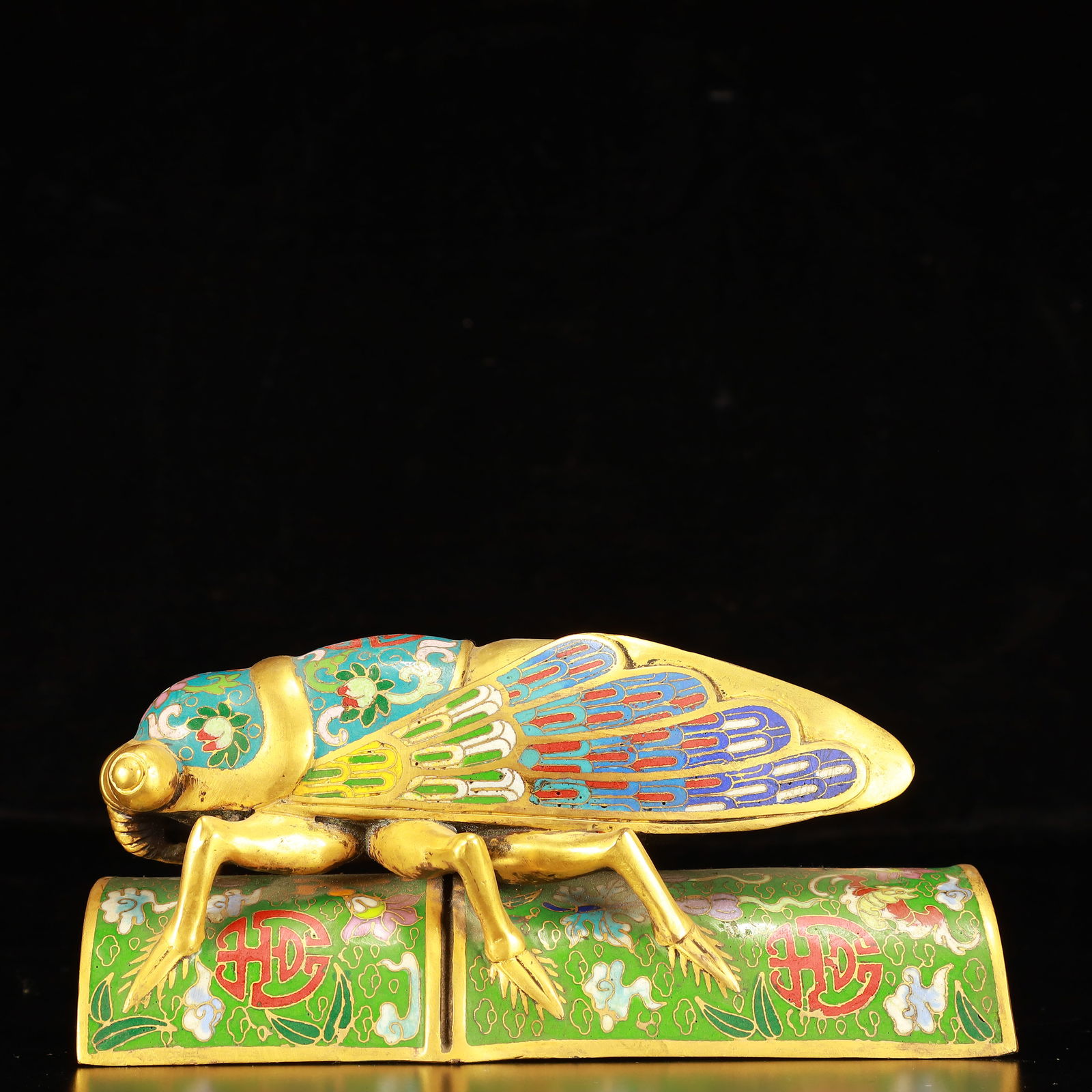 An Exquisite Cloisonne Flower Pattern Cicada Ornament (1 of 9)