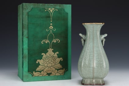An Exquisite Guan yao Celadon Glazed Painted Gold Double-Ears Vase