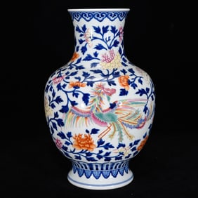 A Rare Blue and White Famille-Rose Phoenix Pattern Vase